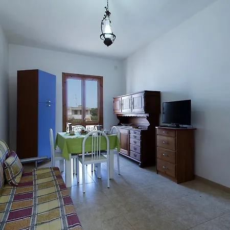 Casa Vacanza Trilocale 67bis * Sant'Andrea (Apulia)