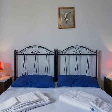 Casa Vacanza Trilocale 67bis * Sant'Andrea (Apulia)